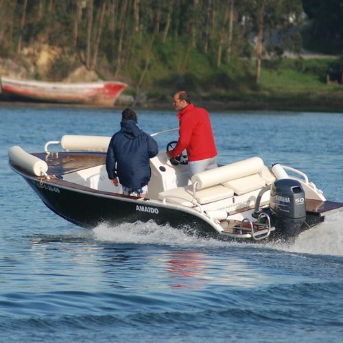 舷外敞开艇 - 500 - MOGGARO ALUMINIUM YACHTS - 侧边控制台 / 钓鱼运动 / 铝制