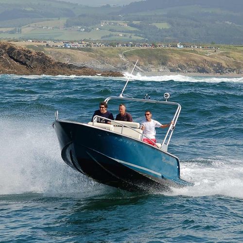 舷外敞开艇 - M 650 - MOGGARO ALUMINIUM YACHTS - 中央控制台 / 钓鱼运动 / 铝制