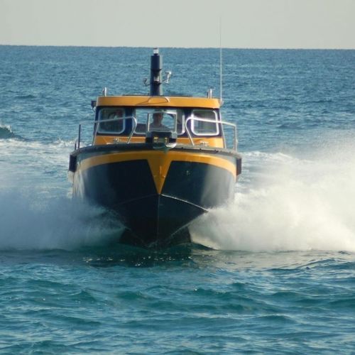 舷内敞开艇 - M 900 - MOGGARO ALUMINIUM YACHTS - 封闭式驾驶舱 / 铝制 / 最多容纳 18 人