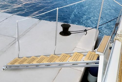 船用梯子 - Sanguineti Chiavari produzione articoli nautici s. - 用于游艇 / 收纳式 / 固定式