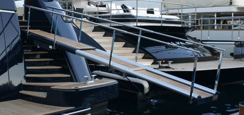 游艇舷梯 - ALTAIR  - Sanguineti Chiavari produzione articoli nautici s. - 伸缩 / 电动