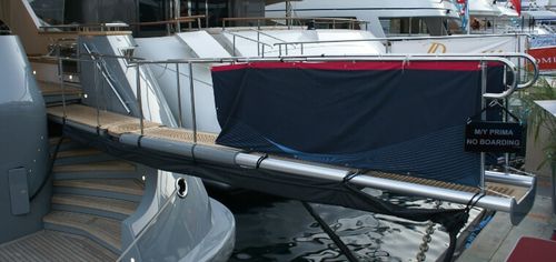 游艇舷梯 - SIRIUS - Sanguineti Chiavari produzione articoli nautici s. - 伸缩 / 旋转 / 电动