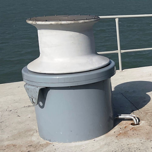 船舶立式绞盘 - Damen Marine Components
