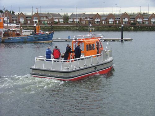 近海服务船专业船 - ALN 057 'T/T Seabulk Angola’ - Alnmaritec - 双体船 / 舷内喷水式推进器 / 铝制
