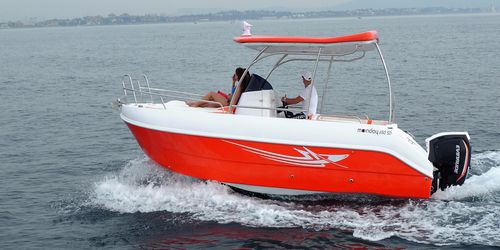 舷外舱房游艇 - 650 SD - Moonday Yachts - 开放式 / 中央控制台 / 运动