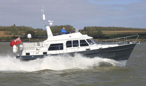 舷内快艇 - HARDY 42 - Hardy Marine - 柴油 / 油电混合动力 / 双引擎