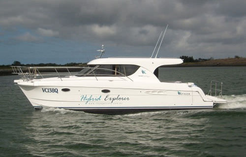 双体快艇 - V1040 Explorer - Voyager Catamarans - 舷内 / 柴油 / 双引擎