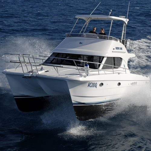 双体快艇 - V1100 Discovery - Voyager Catamarans - 舷内 / 柴油 / 双引擎
