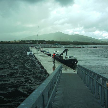 漂浮式防波堤 - Inland and Coastal Marina Systems Ltd. - 钢筋混凝土
