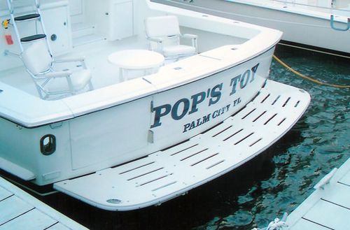 游泳平台 - 52′ Hatteras - Beachcomber Fiberglass Technology - 固定 / 船用 / 用于船尾
