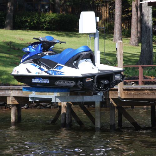 水上摩托车提升机 - Boat Hoist USA