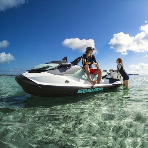 落座水上摩托车 - GTI 130 - Sea-doo - 三人座 / 130 cv