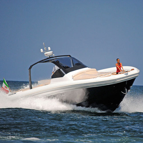 舷内充气艇 - MX-18 COUPÈ - Cantieri Magazzù - 双引擎 / RIB / 中央控制台
