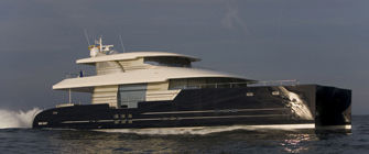 机动双体游艇 - BRADLEY   - H2X Yachts & Ships - 巡游 / 舵手室 / 排水船体