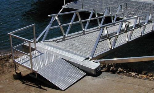 浮桥舷梯 - Marina Dock Systems - 铝制 / 带有扶手