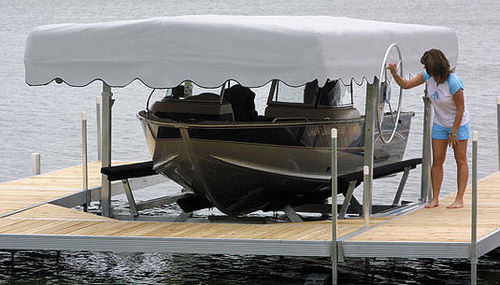 船用升降机 - Hi-Lift - Hewitt Boats Lifts and Docks