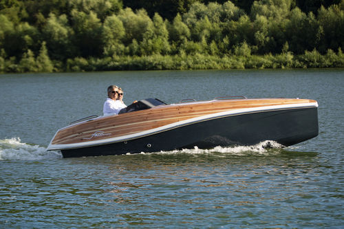 舷内日间小游艇 - Faro 5 - NOVA LUXE YACHTS - 电动