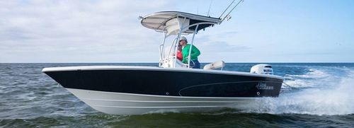 舷外敞开艇 - 21 LX - Sea Chaser - 中央控制台 / 钓鱼运动 / 最多容纳 6 人