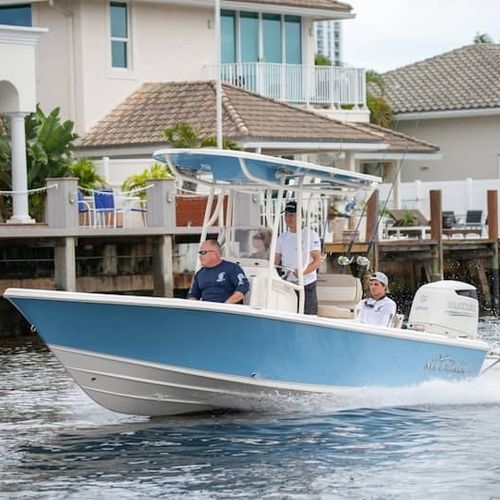 舷外敞开艇 - 23 LX - Sea Chaser - 半硬式 / 中央控制台 / 钓鱼运动