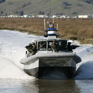 舷外专业船 - M2-35’ - Moose Boats, Inc.
