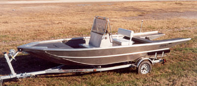 舷外钓鲈鱼船 - 1760V7-CC - Scully's Aluminum Boats - 中央控制台 / 钓鱼运动