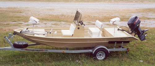 舷外钓鲈鱼船 - 1760SV-CC - Scully's Aluminum Boats - 中央控制台 / 钓鱼运动