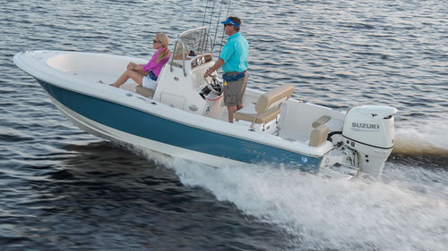 舷外敞开艇 - Sportfish 180 - PIONEER BOATS - 中央控制台 / 钓鱼运动 / 最多容纳 6 人