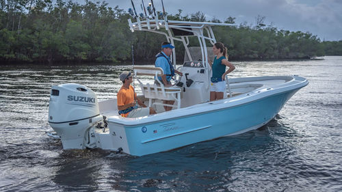 舷外敞开艇 - Bay Sport220 - PIONEER BOATS - 侧边控制台 / 钓鱼运动 / 最多容纳 8 人