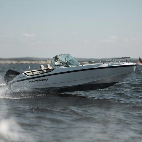 舷外敞开艇 - ENDURO 605 - Nordkapp Boats - 中央控制台 / Bow Rider / 滑水
