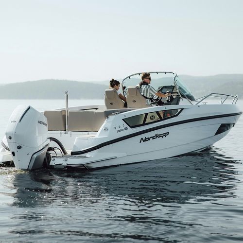 舷外敞开艇 - ENDURO 805 - Nordkapp Boats - 中央控制台 / Bow Rider / 滑水