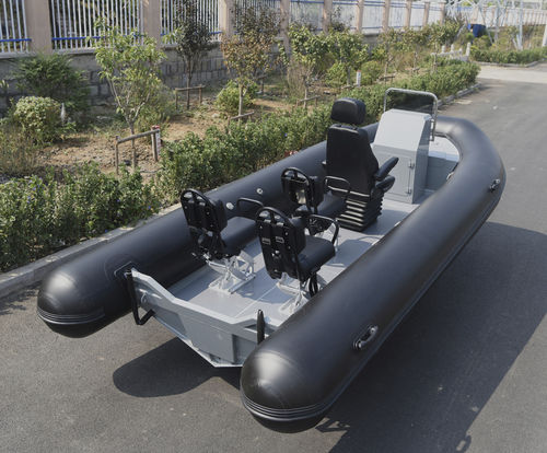 舷外充气艇 - HYP520-W - Qingdao Lian Ya Boat Co.,Ltd. - 汽油 / RIB / 中央控制台