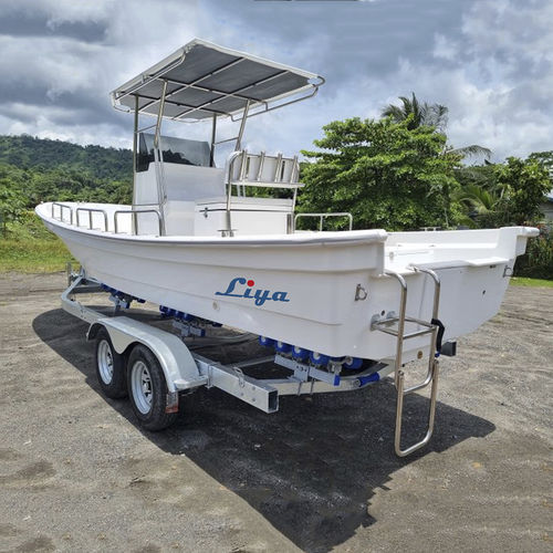 舷外敞开艇 - Panga boat 760 - Qingdao Lian Ya Boat Co.,Ltd. - 中央控制台 / 钓鱼运动 / 玻璃纤维