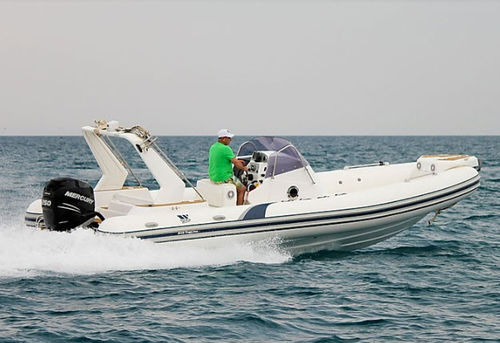 舷外充气艇 - TL850 - Tiger Marine - 双引擎 / 半硬式 / 中央控制台