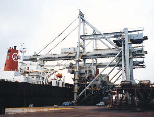 翻斗式卸船机 - Hyundai Samho Crane Division - 龙门式
