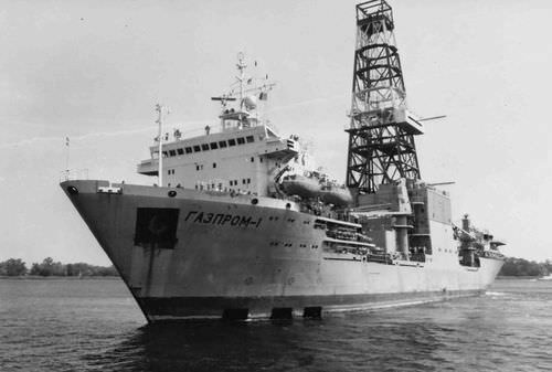 钻孔船 - Gazprom-1 / Nauka - JSC KHERSON SHIPYARD