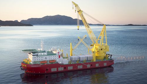 重型运输近海服务船 - Sapura 3500 - ULSTEIN