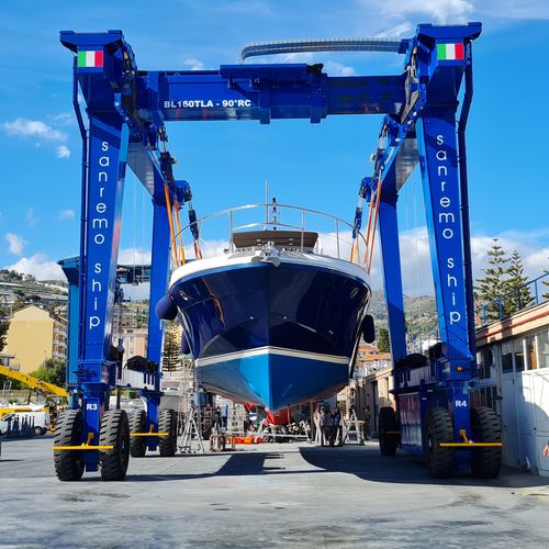 遥控船艇搬运机 - BL160TLA-90°RC - BOAT LIFT - 全轮转向 / 重载 / 带宽度可调横梁