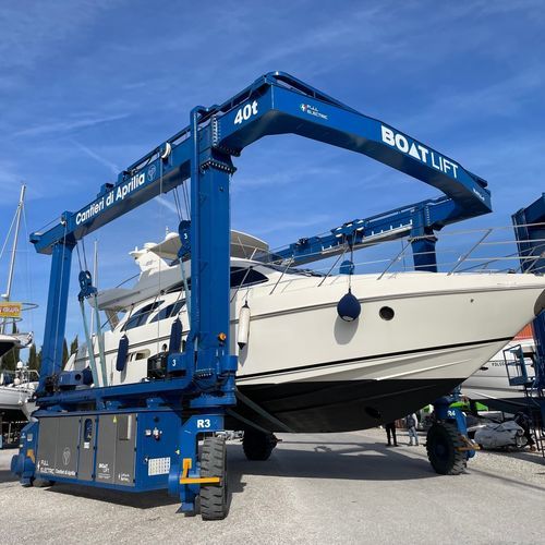 遥控船艇搬运机 - BL40 TLE-90°DSC - BOAT LIFT - 全轮转向 / 电动