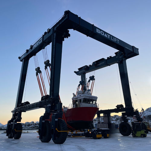 遥控船艇搬运机 - BL300TL-90°RC MQ - BOAT LIFT - 全轮转向 / 提升