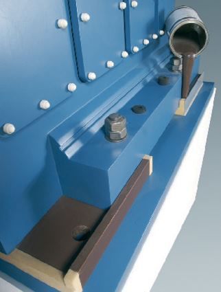 环氧树脂 - Epocast - SKF Solution Factory - Marine Services - 主机垫块用