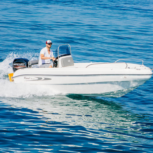 舷外敞开艇 - 480  - Karel Boats - 中央控制台 / 6人座 / 日光浴
