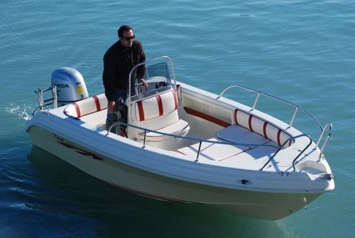 舷外敞开艇 - 500 & 530 OPEN - Karel Boats - 中央控制台 / 钓鱼运动 / 最多容纳 6 人