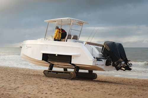 舷外敞开艇 - Fisher - Iguana Yachts - 双引擎 / 滑行船身 / 中央控制台