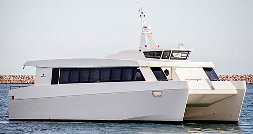 客船专业船 - 17 CF - ARES Shipyard - 双体船 / 舷内 / 复合材料