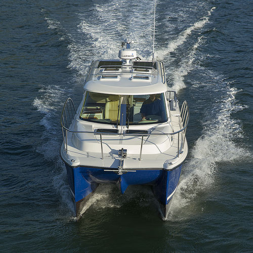 双体快艇 - C100 - Aspen Power Catamarans - 舷内 / 双引擎 / 硬顶
