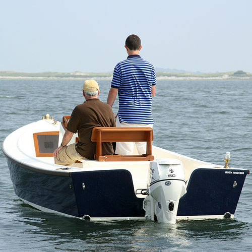 舷外敞开艇 - M500  - Mazury Sp. z o.o.  - 中央控制台 / 最多容纳 5 人 / 划艇