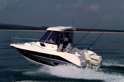 舷外休闲钓鱼船 - 550 PILOTHOUSE - Mazury Sp. z o.o.  - 舵手室 / 最多容纳 4 人 / 带驾驶室