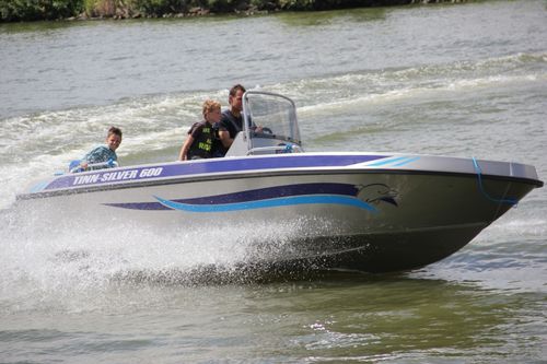 舷外敞开艇 - 600 Sport - Tinn-Silver aluminium boats - 中央控制台 / 运动 / 休闲
