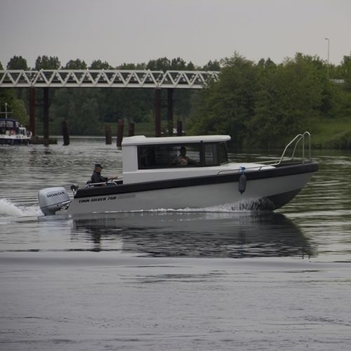 多体船敞开艇 - 750 Cabin - Tinn-Silver aluminium boats - 舷外 / 舷内 / 封闭式驾驶舱
