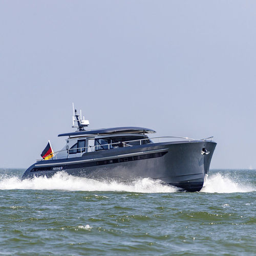 巡游机动游艇 - 52 S PERFORMANCE - Steeler Yachts - 高性能 / 硬顶 / 舵手室